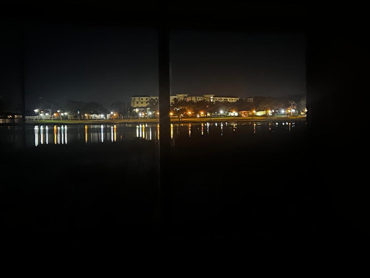 Lakeside Retreat - 3 Bedroom, 2 Bathroom House By The Lake Лейкленд Экстерьер фото